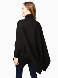 Ugg Women's Charlynne Poncho 21 Ugg Women's Charlynne Poncho -Saintbernard Shop 1103671 BLACKalt4