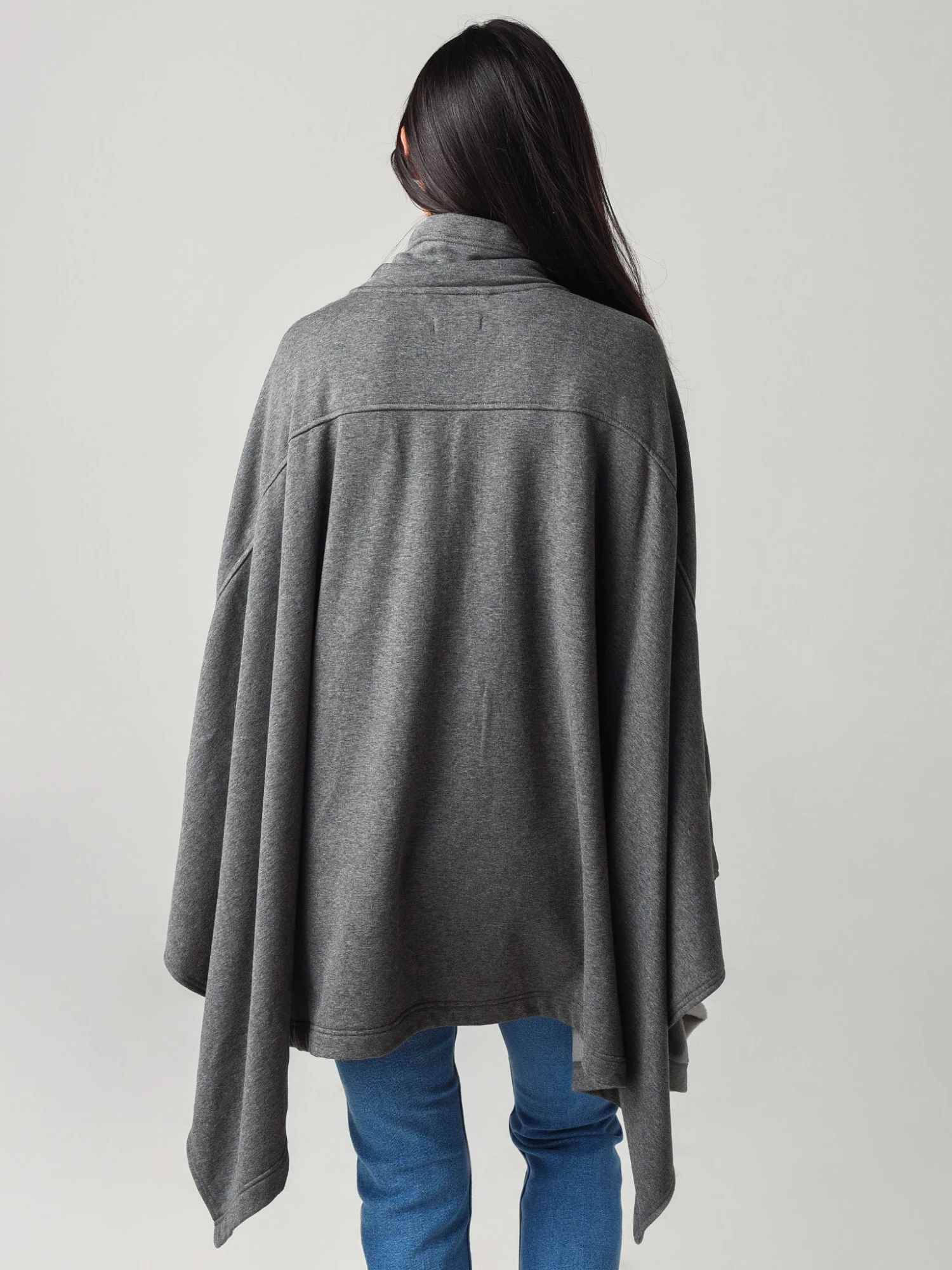 Ugg Women's Charlynne Poncho 5 Ugg Women's Charlynne Poncho - Image 3