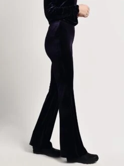 Sno Skins Plushtech Velvet Flared Leg Pant 9 Sno Skins Plushtech Velvet Flared Leg Pant -Saintbernard Shop 11288 18 violetalt1
