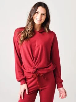 Stateside Women's Viscose-Fleece Twist Front Hoodie -Saintbernard Shop 130 4115xGARNETxPrimary 17516126