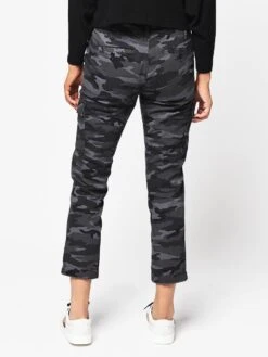 G/1 Market Place Clothing Women’s Cargo Pant 8 G/1 Market Place Clothing Women’s Cargo Pant -Saintbernard Shop 649CM CAMOBLACK CHARCOALCAMOUFLAGEalt2