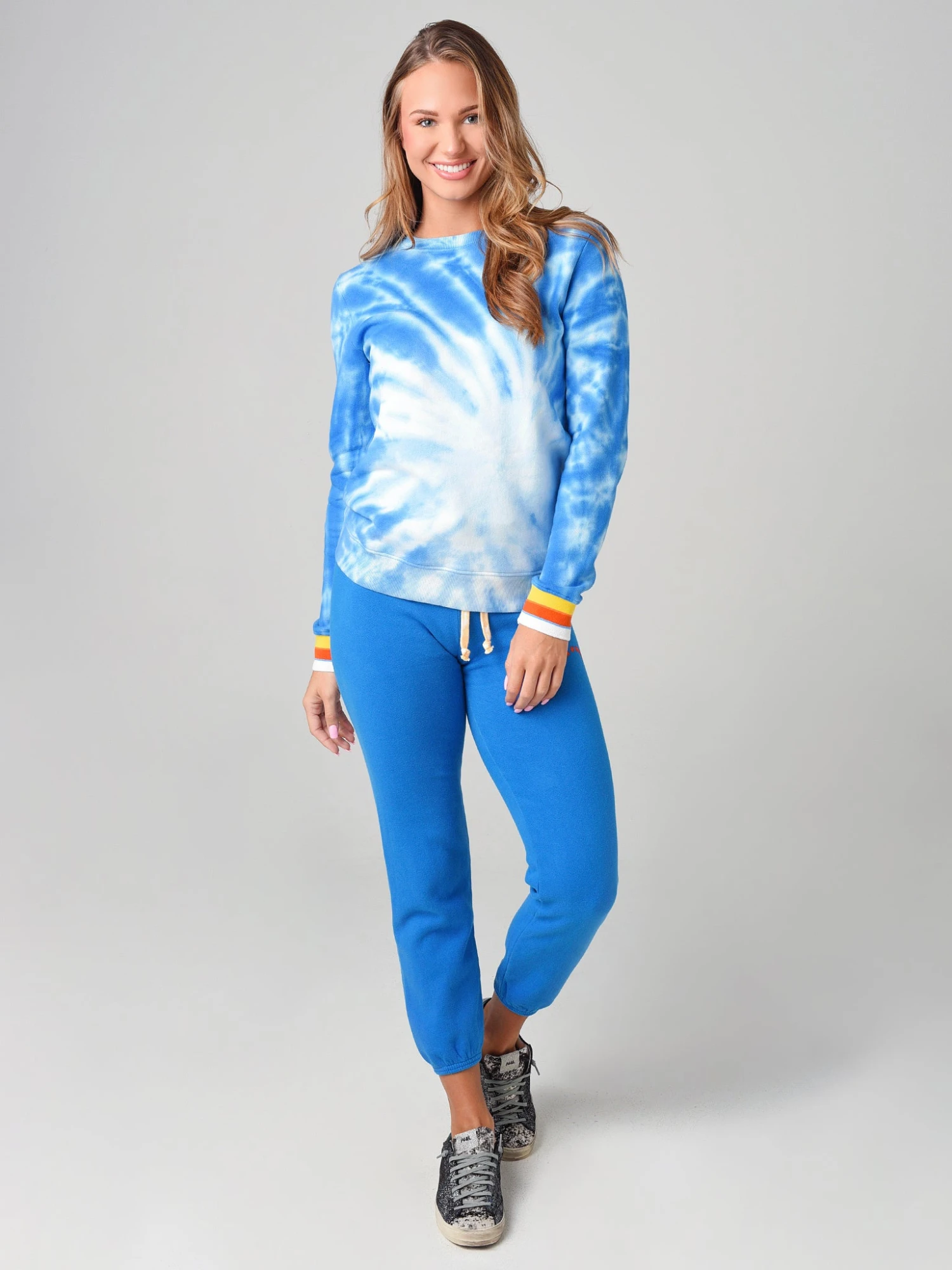 Warm Women's Tie-Dye Sweatshirt 6 Warm Women's Tie-Dye Sweatshirt - Image 4