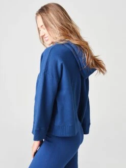 Warm Women's Minimal Boxy Hoodie -Saintbernard Shop F20 515xNAVYxAlt1 15957906