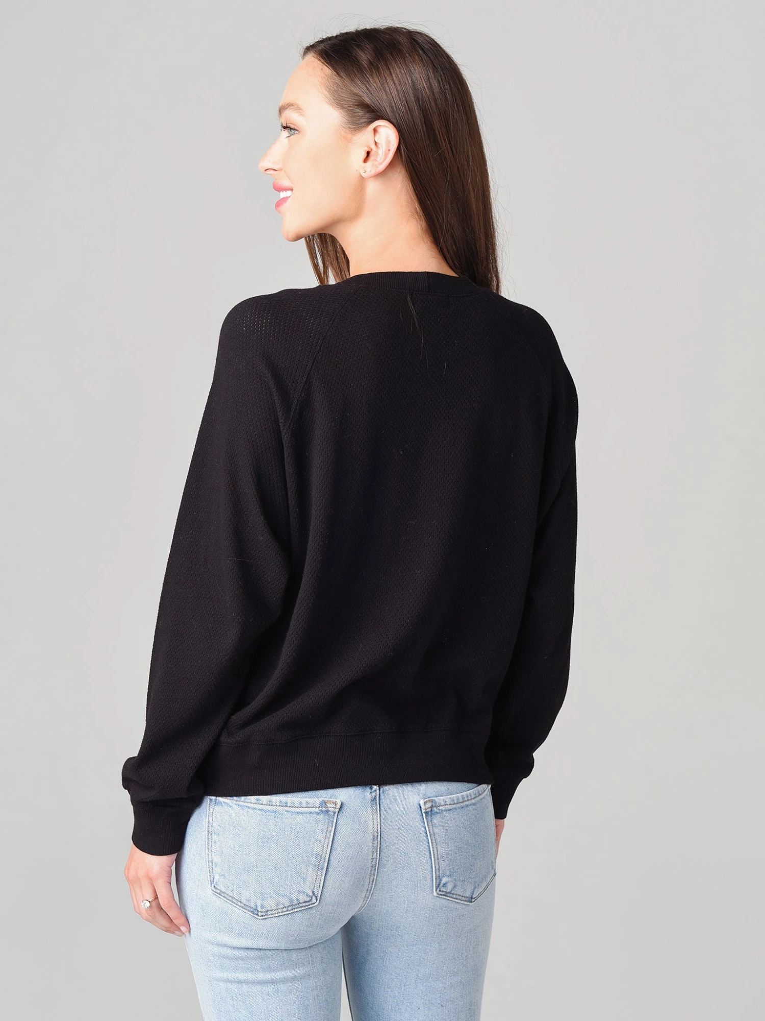 Monrow Women's Mesh Raglan Sweatshirt 5 Monrow Women's Mesh Raglan Sweatshirt - Image 3