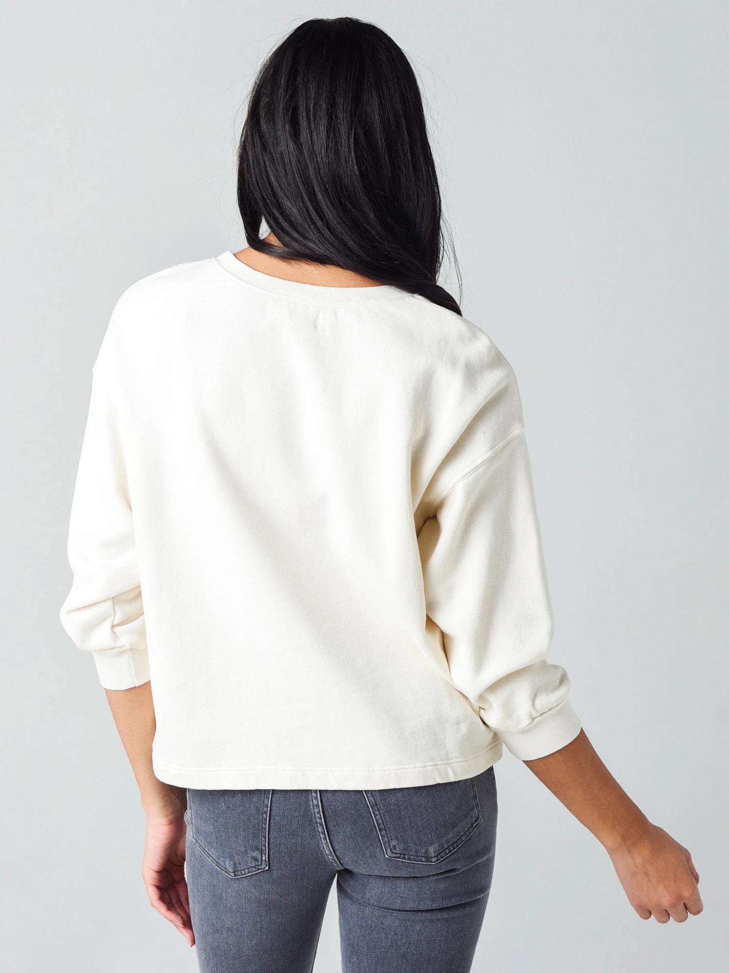 Velvet Women's Sarah Sweatshirt 5 Velvet Women's Sarah Sweatshirt - Image 3