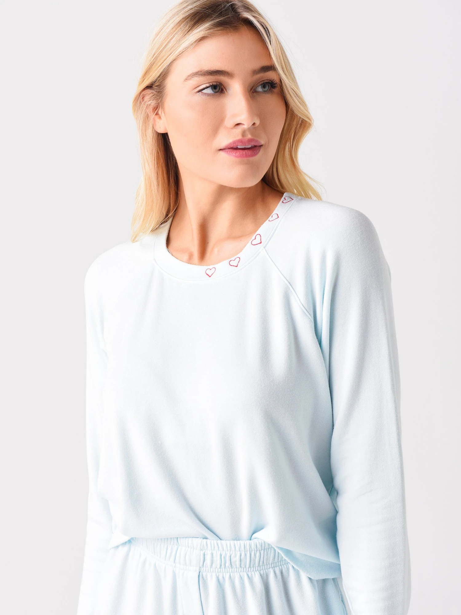 Sundry Women's Heart Embroidery Sweatshirt 7 Sundry Women's Heart Embroidery Sweatshirt - Image 5