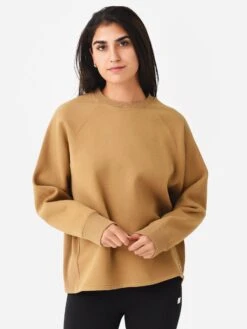 Vuori Women's Restore Oversized Crew Sweatshirt -Saintbernard Shop VW265xWHEATxPrimary 81092640