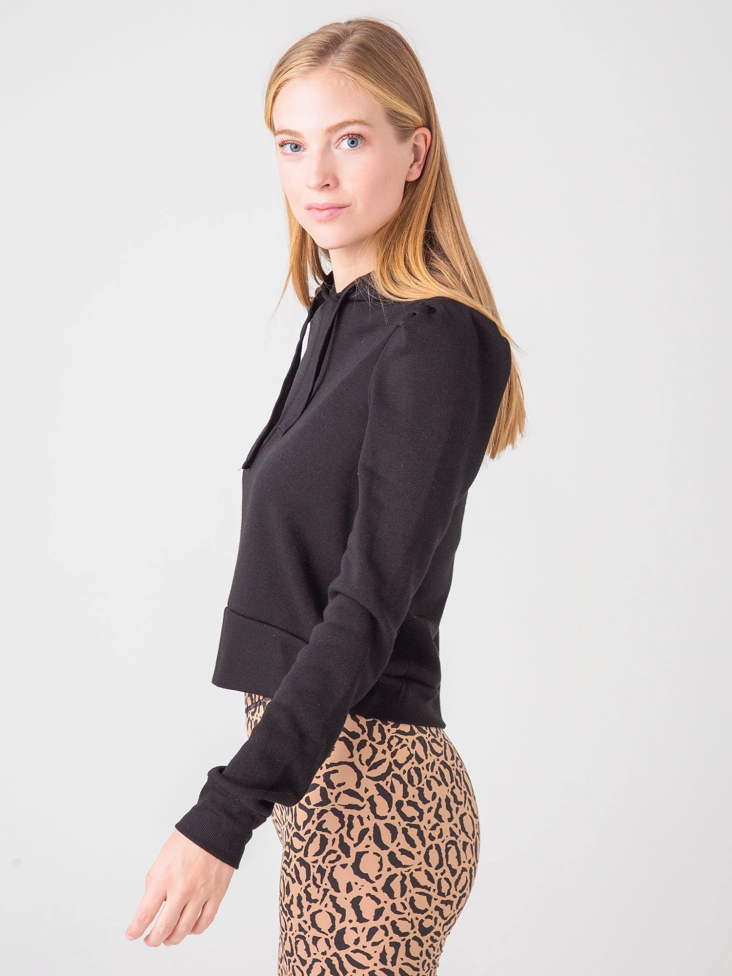 Z Supply Women's Logan Puff Sleeve Hoodie 5 Z Supply Women's Logan Puff Sleeve Hoodie - Image 3