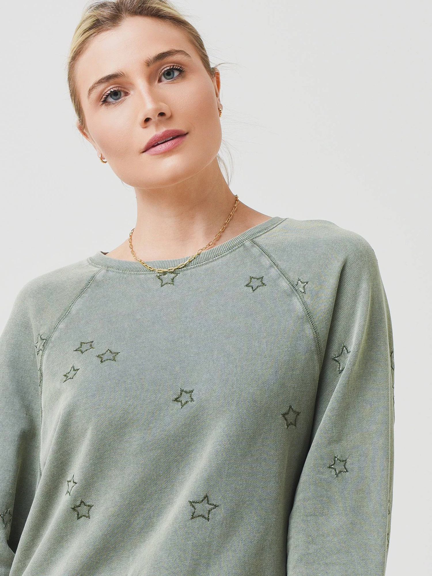 Z Supply Women's Bo Embroidered Star Sweatshirt 3 Z Supply Women's Bo Embroidered Star Sweatshirt