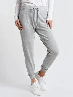 Cupcakes And Cashmere Deano