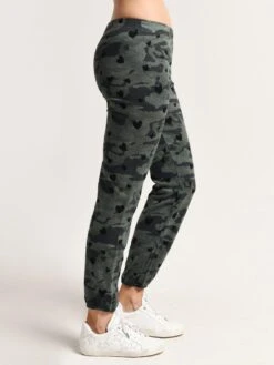 Monrow Elastic Waist Sweats With Hearts And Camo -Saintbernard Shop hb0128 50 cactusalt1