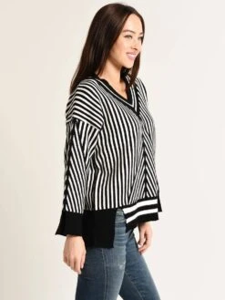 Moon River Knit Top -Saintbernard Shop mr4165 black whitealt2