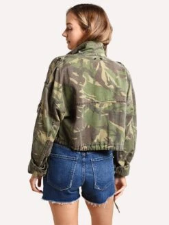 Pam&Gela Camo Crop Cargo Jacket -Saintbernard Shop tn50081749 armycamoalt2
