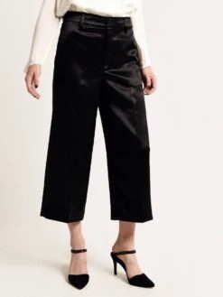 Vince Metallic Satin Crop Wide Pant 8 Vince Metallic Satin Crop Wide Pant -Saintbernard Shop v547321617 001blk d17f4db7 e408 4690 aec7 8bc33b1f2dc8